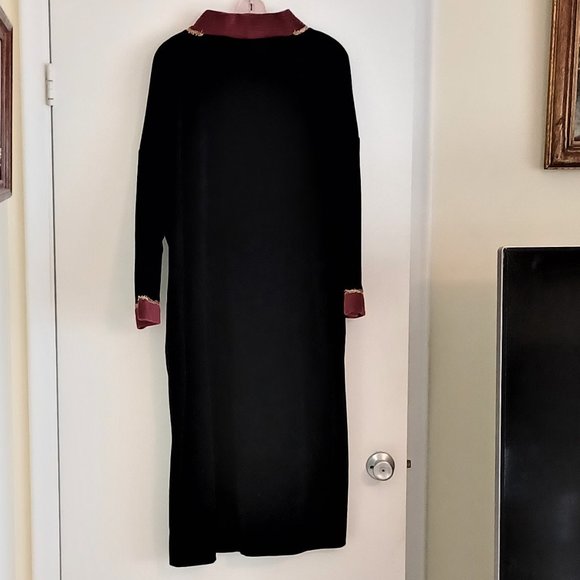 Long Robe, Size XL - Picture 2 of 2